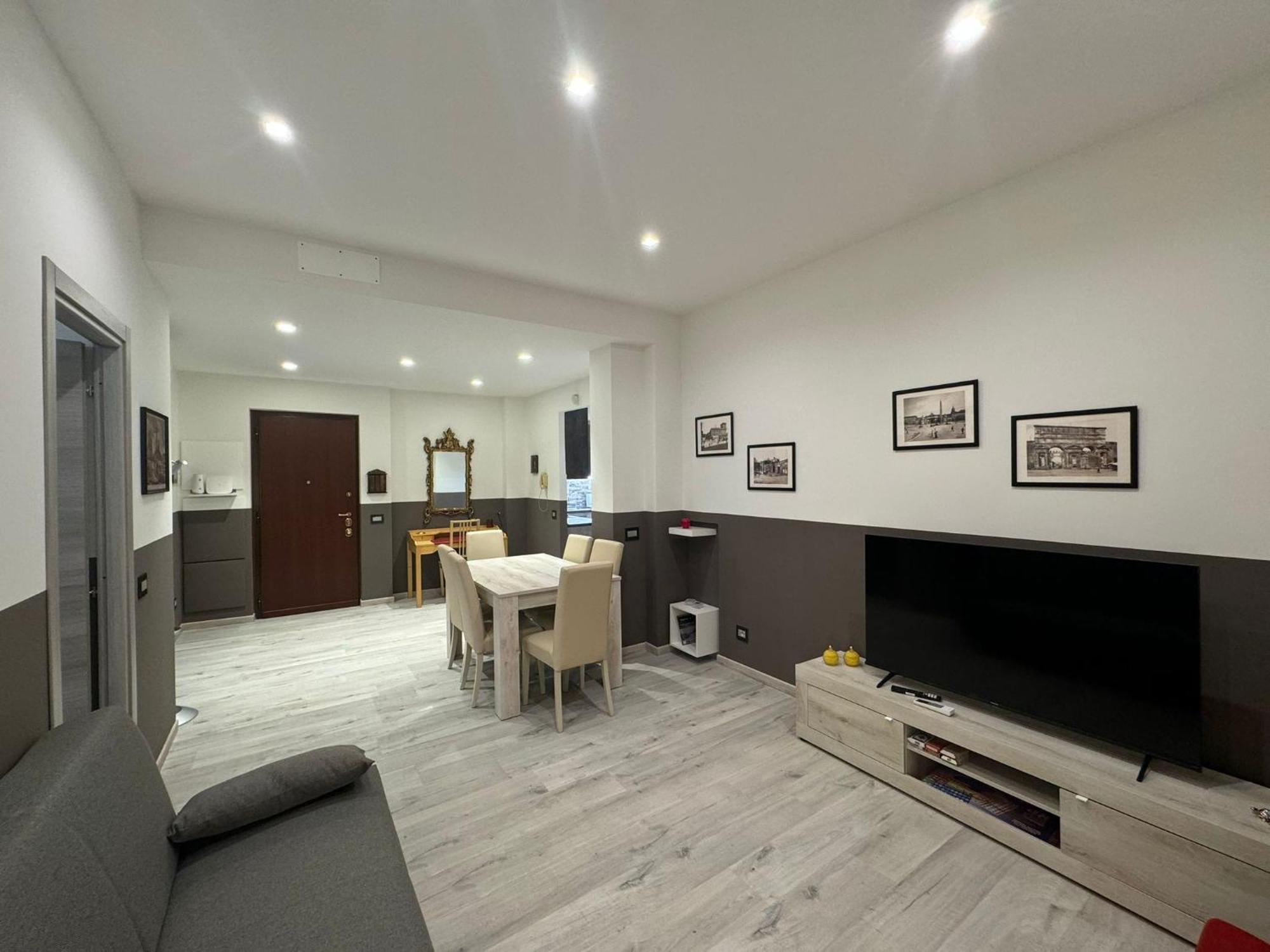 Appartamento Laura's House In Alberone Roma