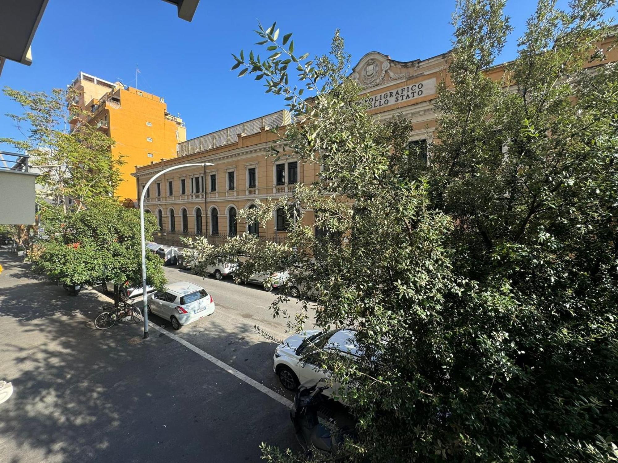 Laura's House In Alberone Apartment